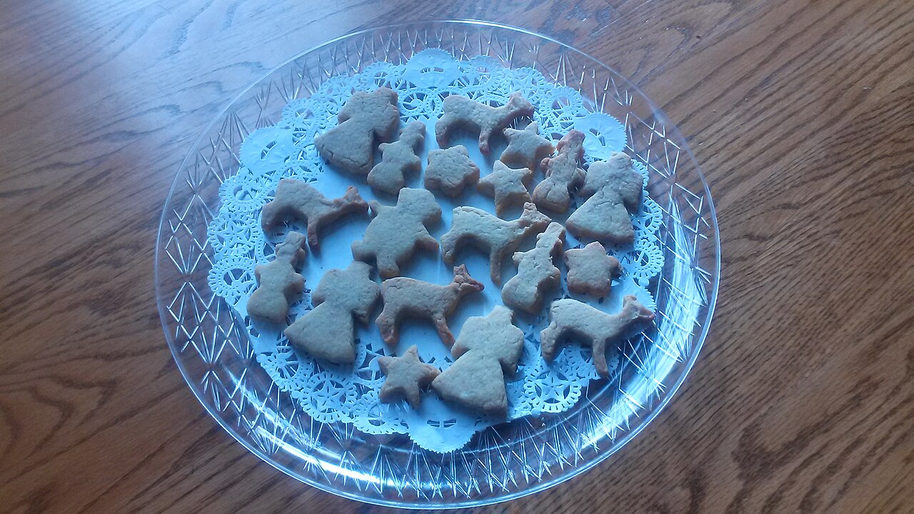 Christmas Cinnamon Cookies