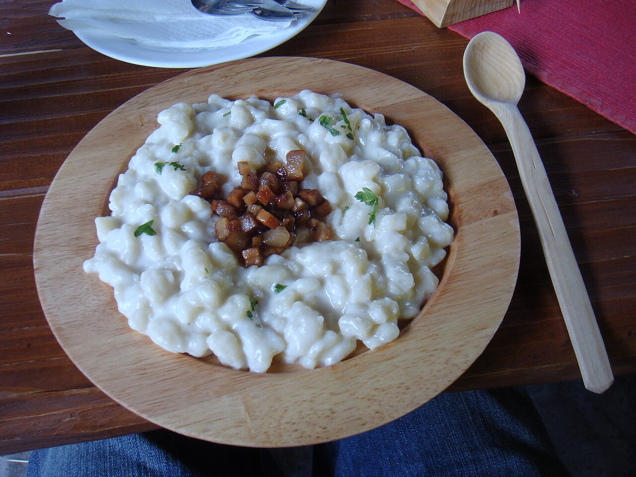Bryndzové Halušky (Slovak Dumplings with Cheese)