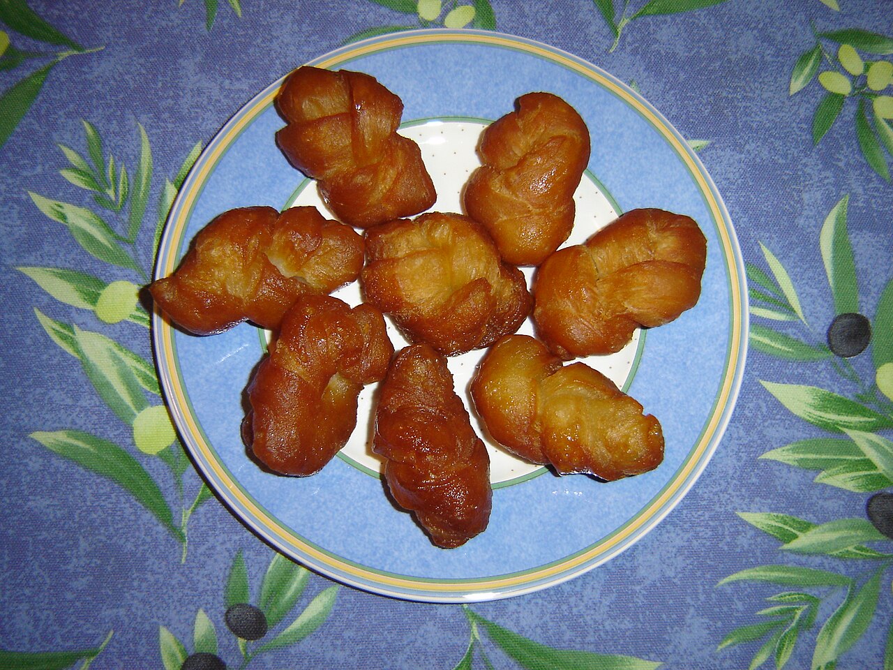 Koeksisters (Fried Braided Pastry in Syrup)