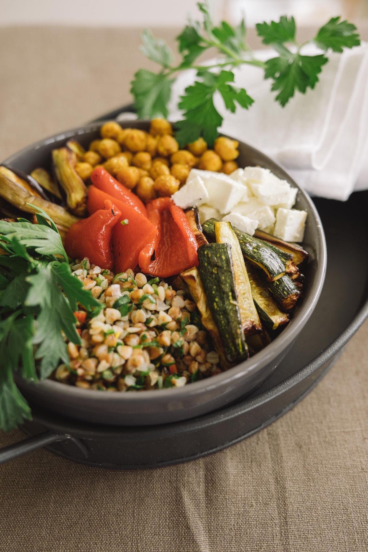 Tahini-Kichererbsen-Bowl